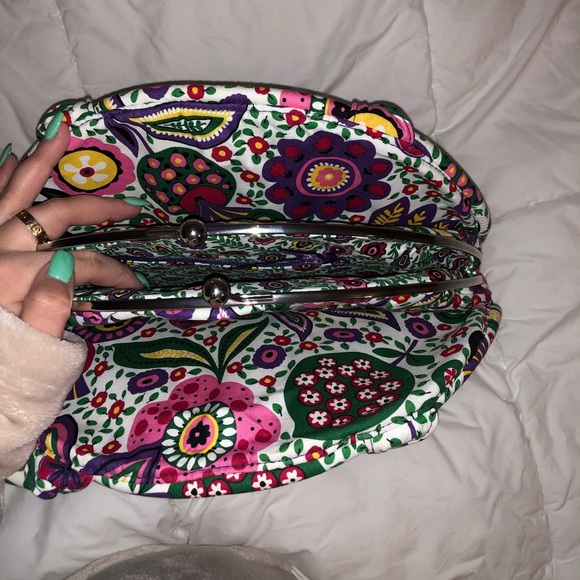 Vera Bradley purse - Picture 2 of 7